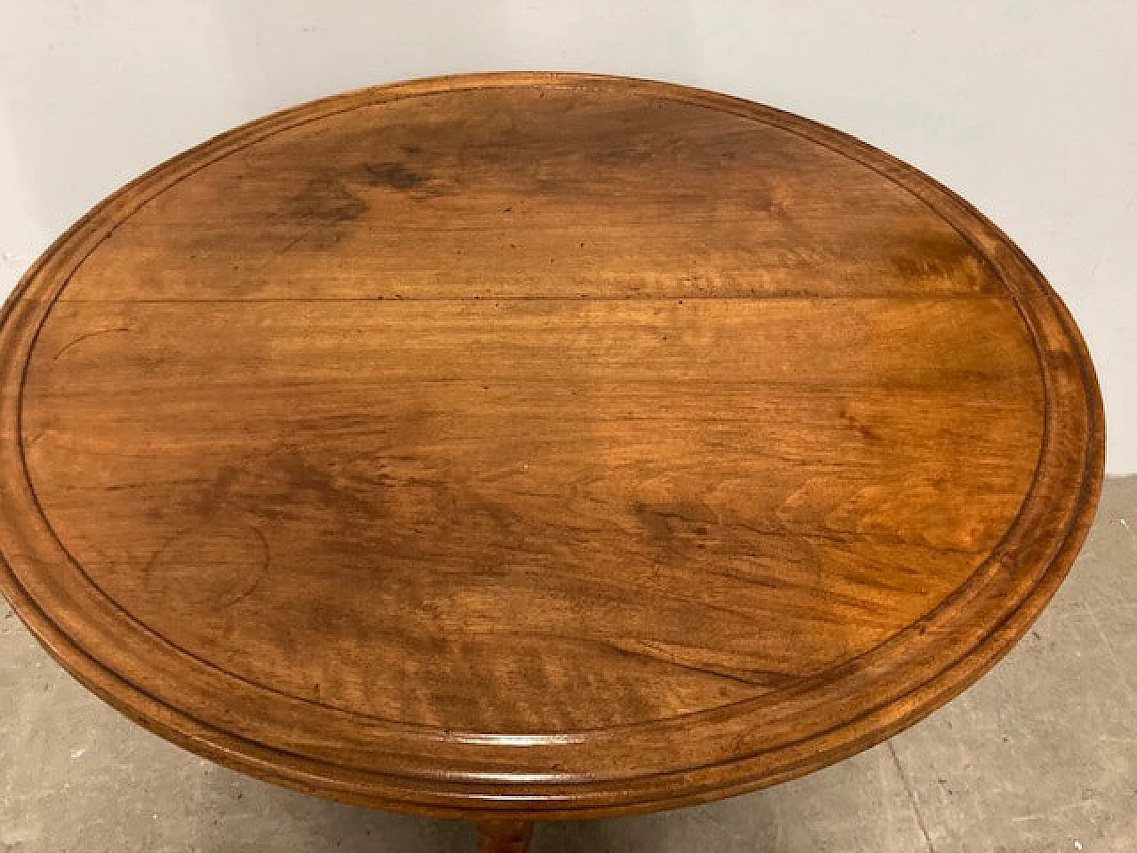 Louis Philippe round solid walnut table, mid-19th century 6