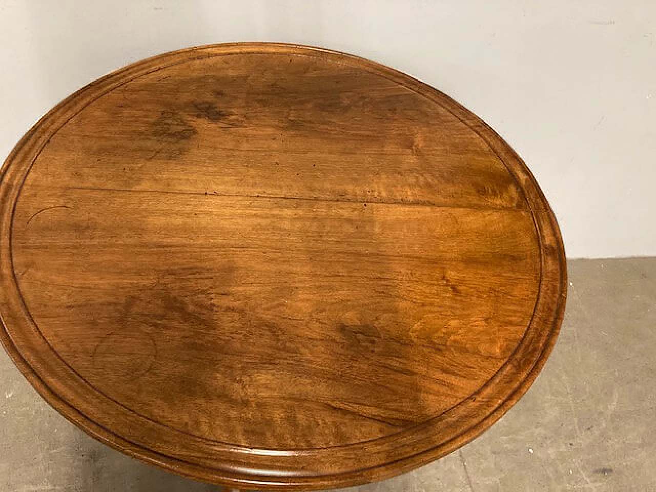 Louis Philippe round solid walnut table, mid-19th century 7