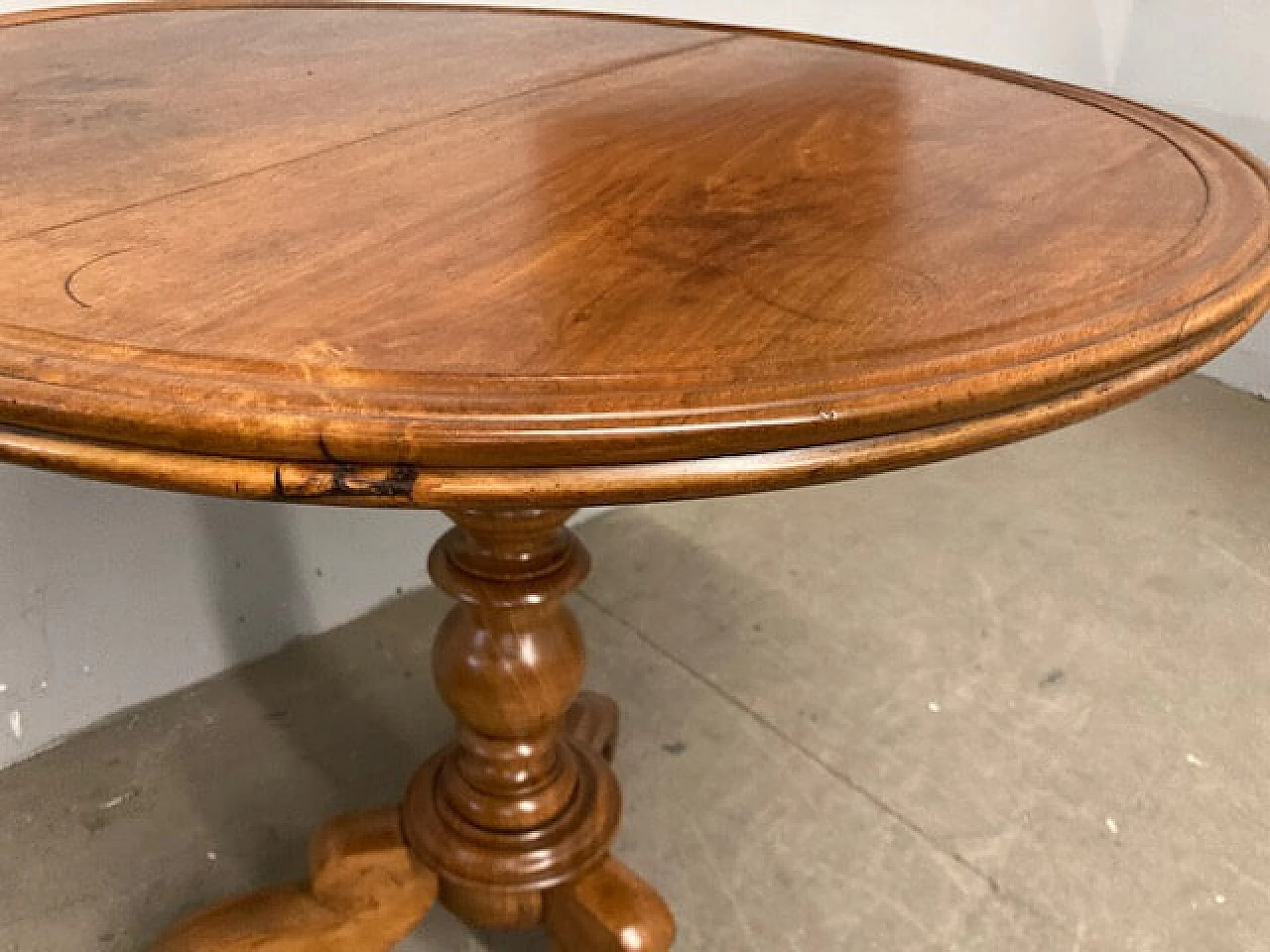 Louis Philippe round solid walnut table, mid-19th century 9
