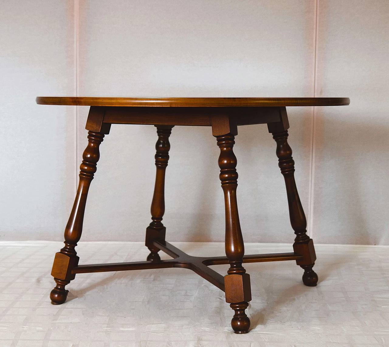 Solid walnut Colonial table with veneered top, 1940s 2