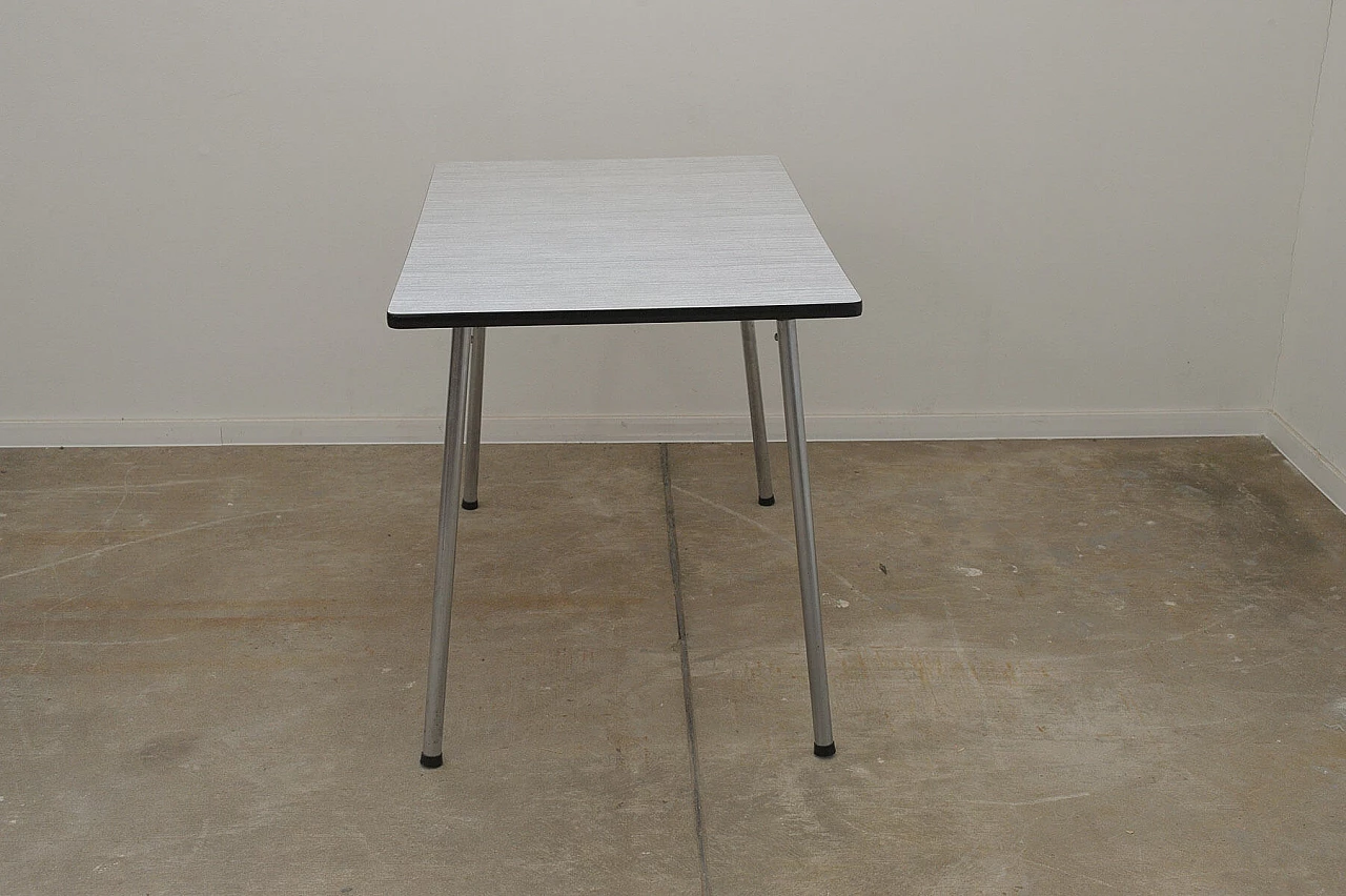 Scrivania in formica con gambe cromate, anni '60 4