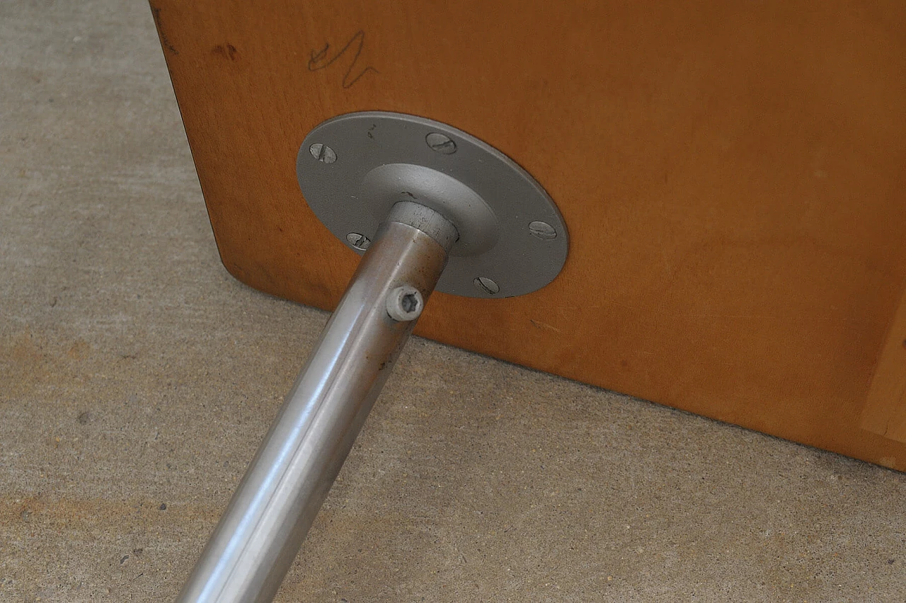 Scrivania in formica con gambe cromate, anni '60 13