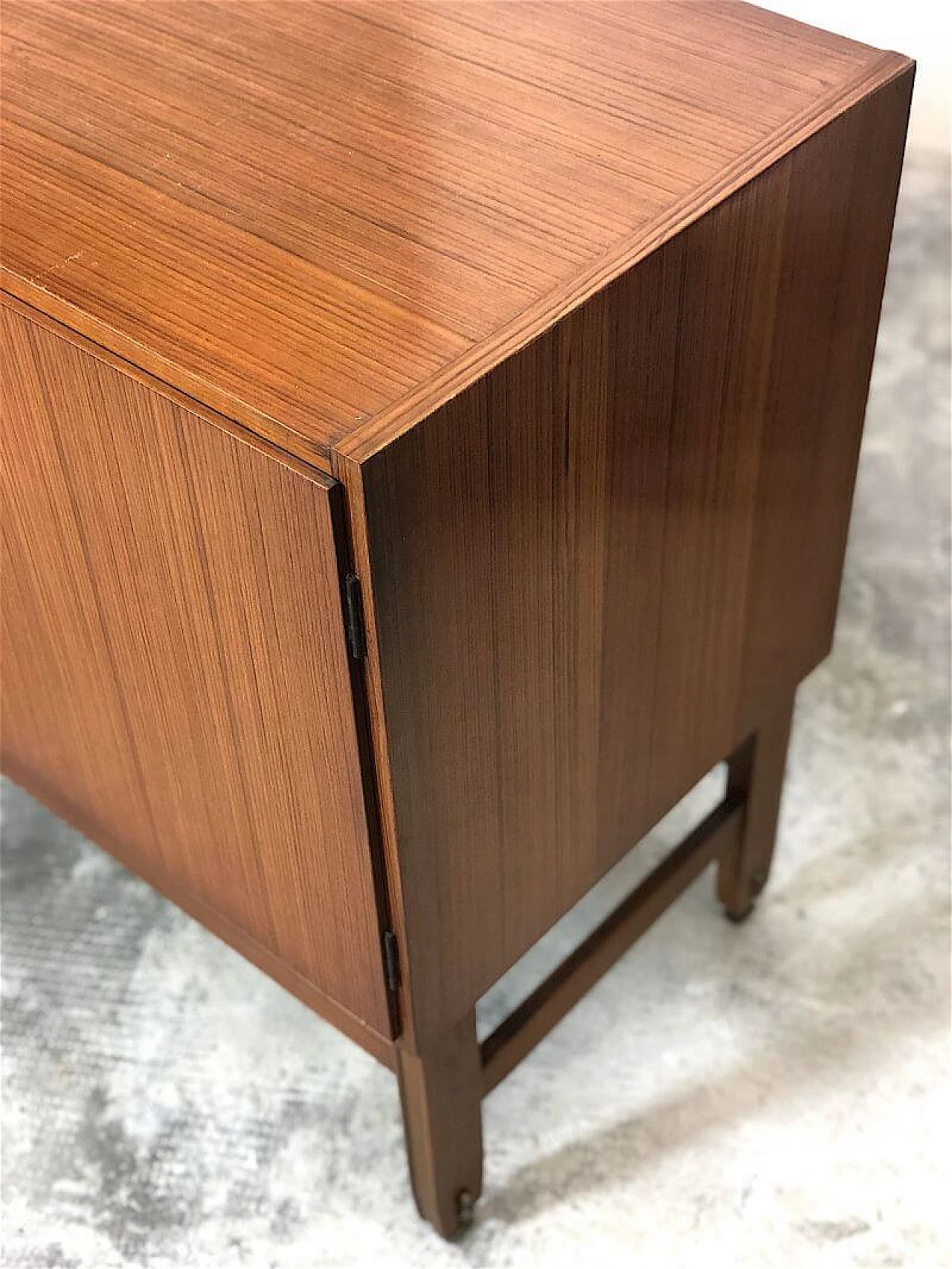 Teak veneered wood sideboard with brass details, 1960s 14