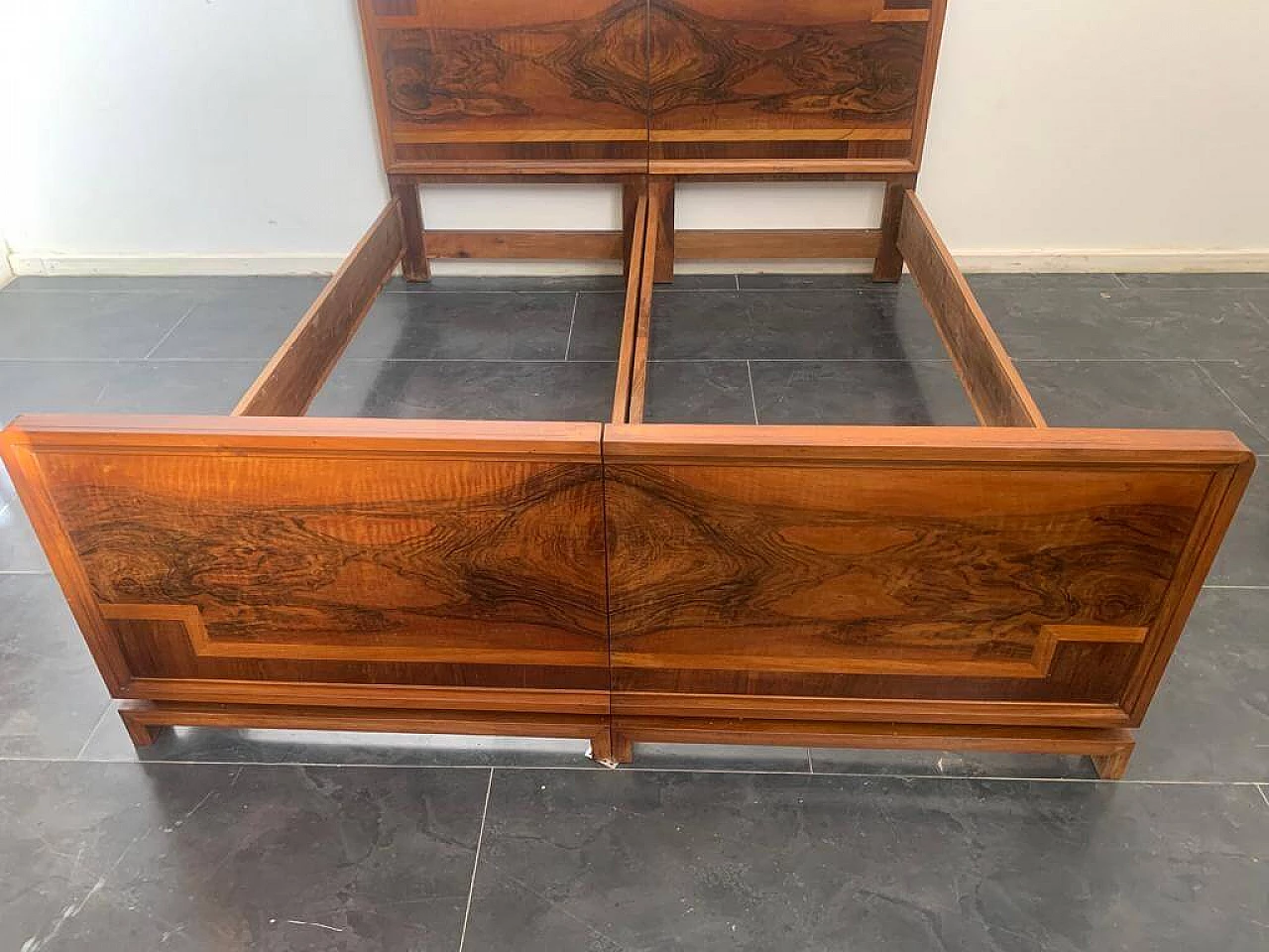 Art Deco double bed in walnut, briar and maple by Vezzani, 1930s 5