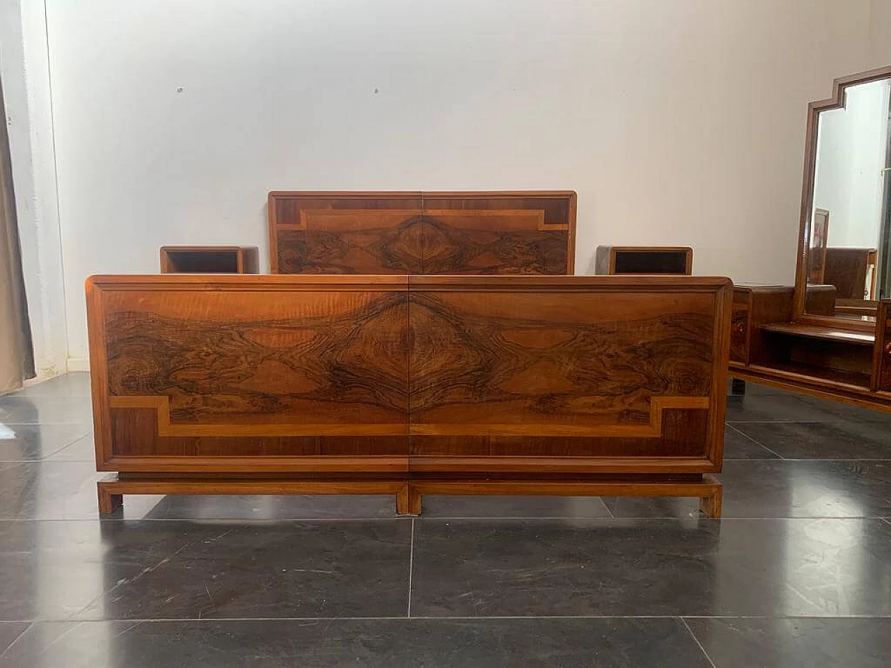 Art Deco double bed in walnut, briar and maple by Vezzani, 1930s 10