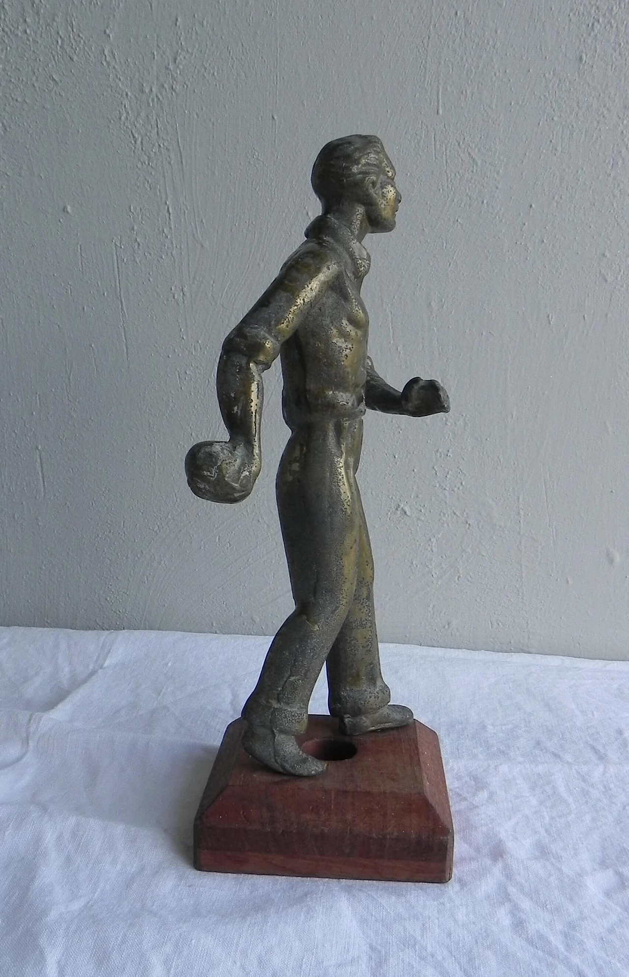 Joueurs de pétanque, solid bronze sculpture, 1940s 4