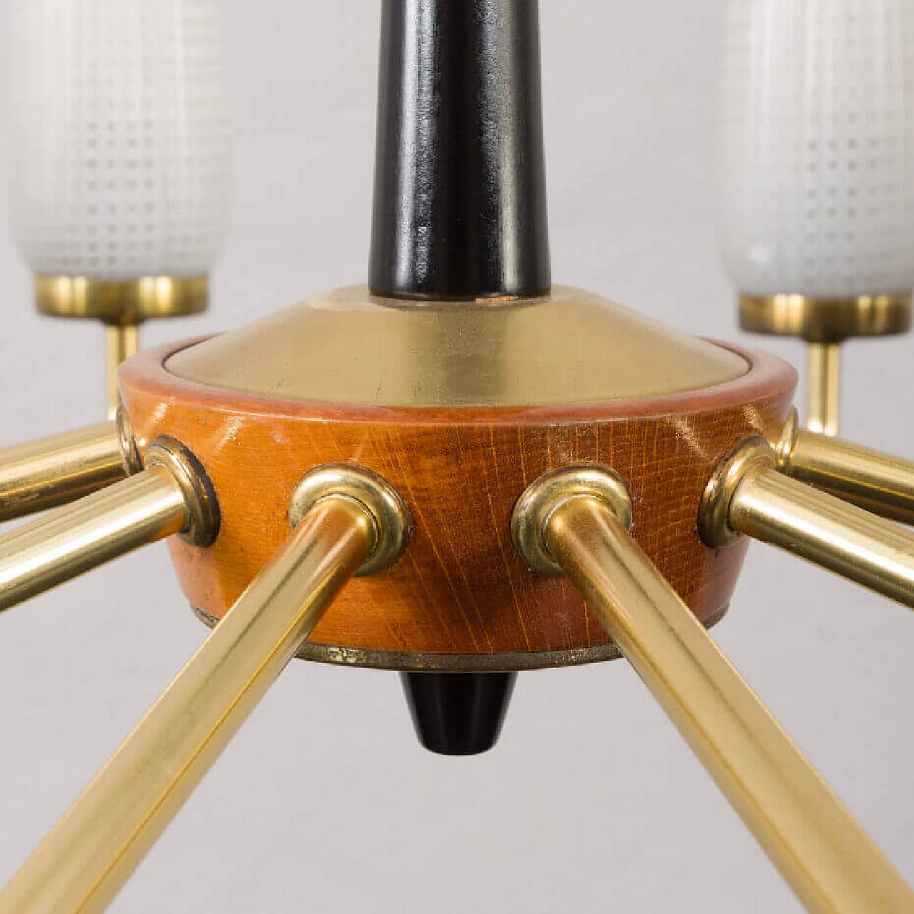 Lampadario in ottone stile Arlus con paralumi in vetro opalino fatti a mano, anni '60 10