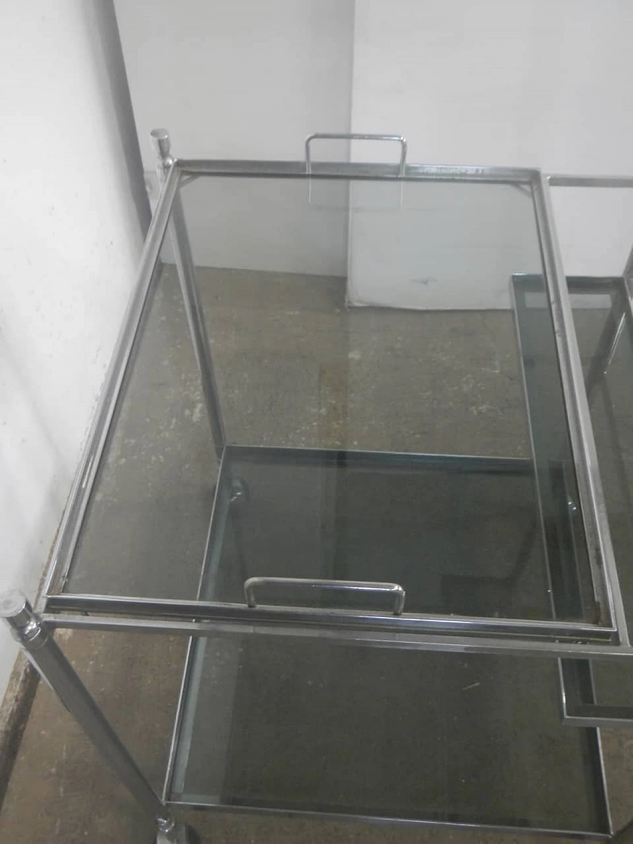 Carrello in metallo e vetro con portabottiglie, anni '60 8