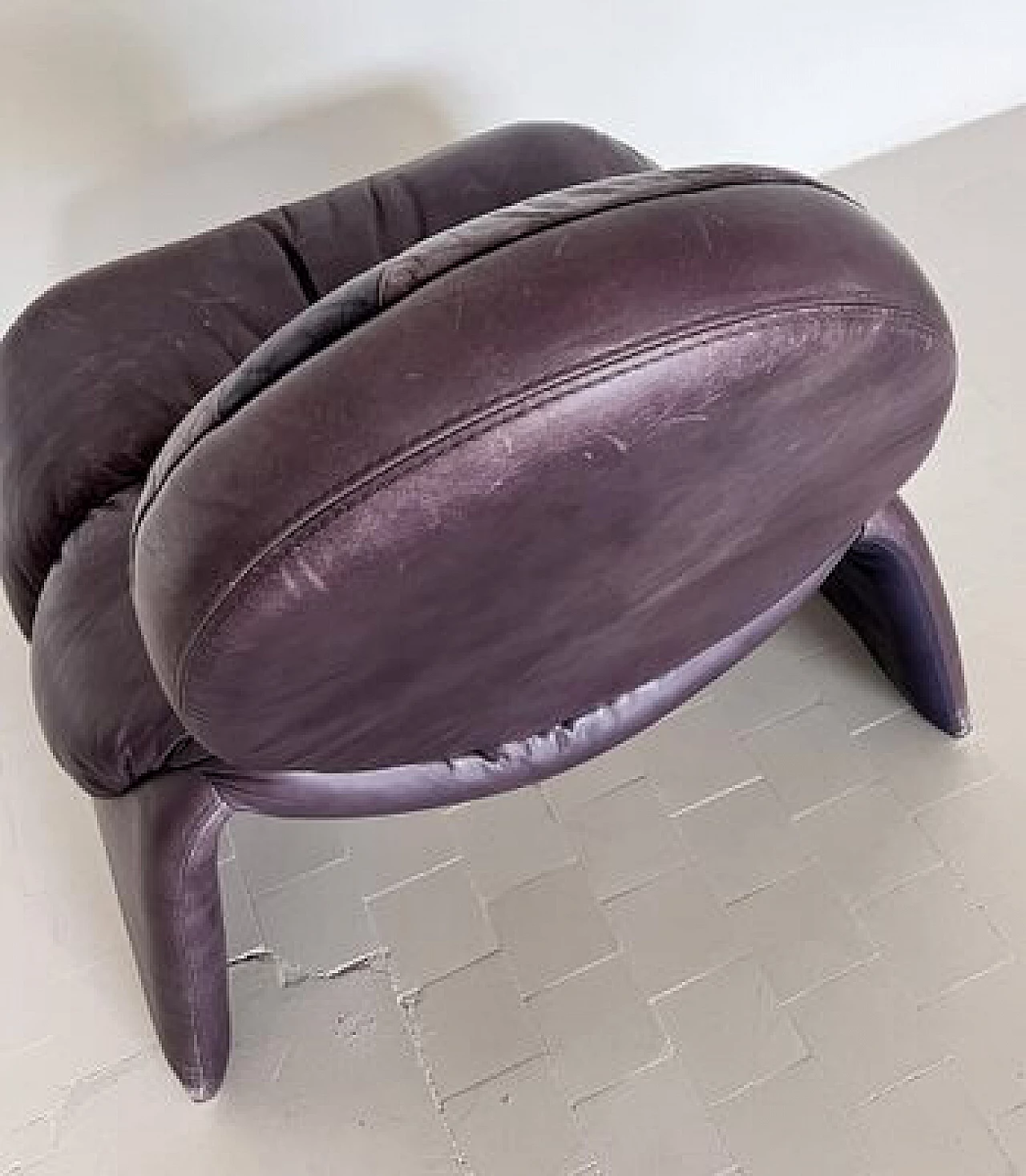 P35 purple leather armchair by Vittorio Introini for Saporiti, 1980s 4