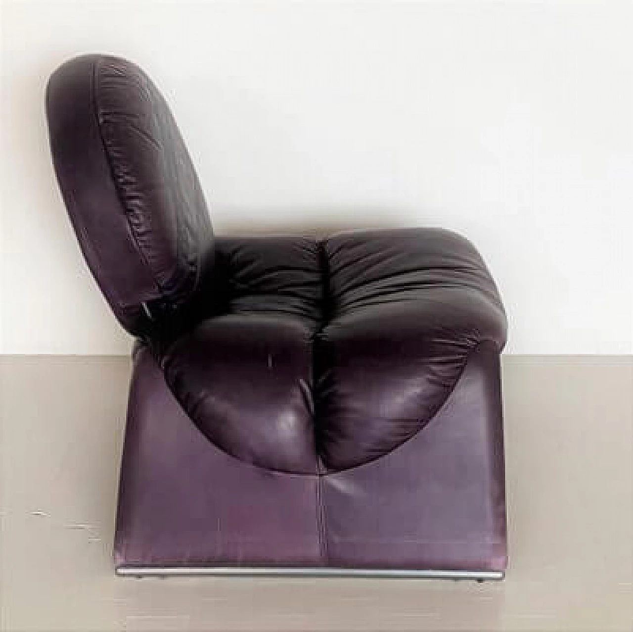 P35 purple leather armchair by Vittorio Introini for Saporiti, 1980s 10