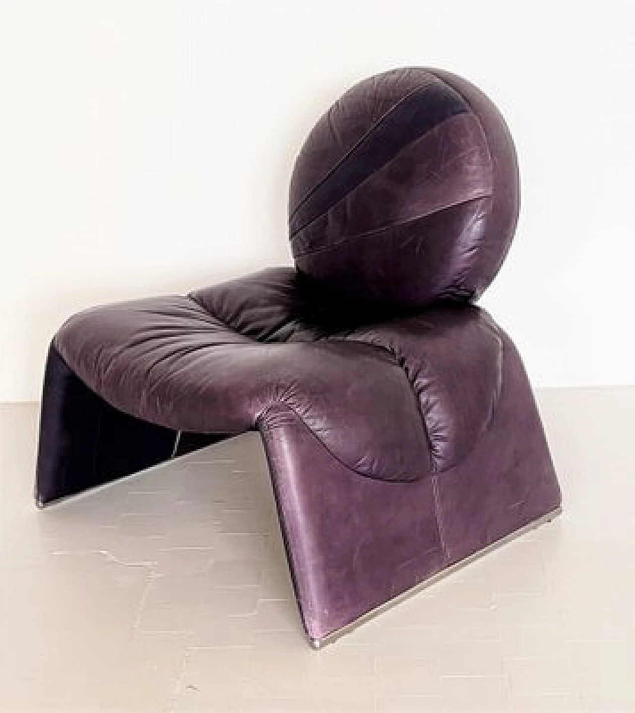 P35 purple leather armchair by Vittorio Introini for Saporiti, 1980s 14
