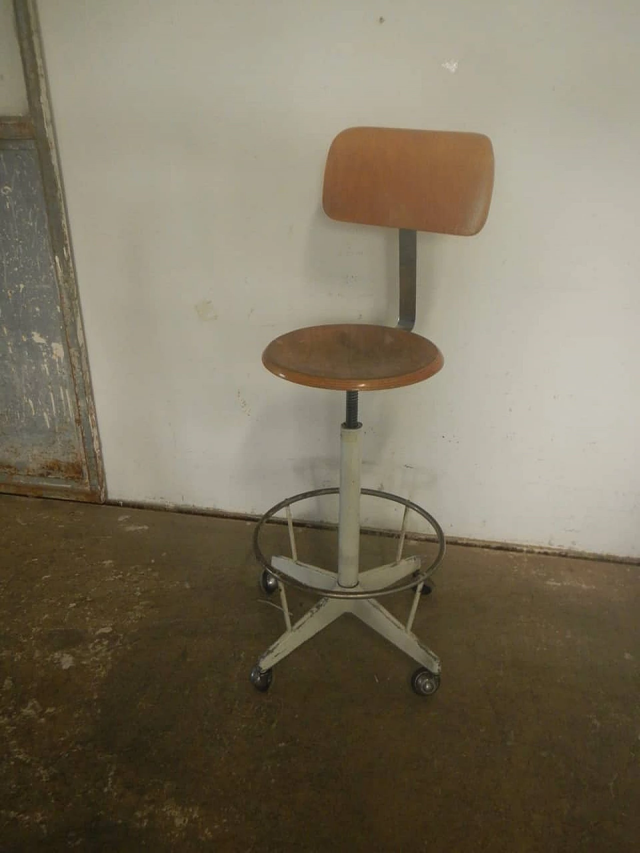 Stool with backrest 1950 2