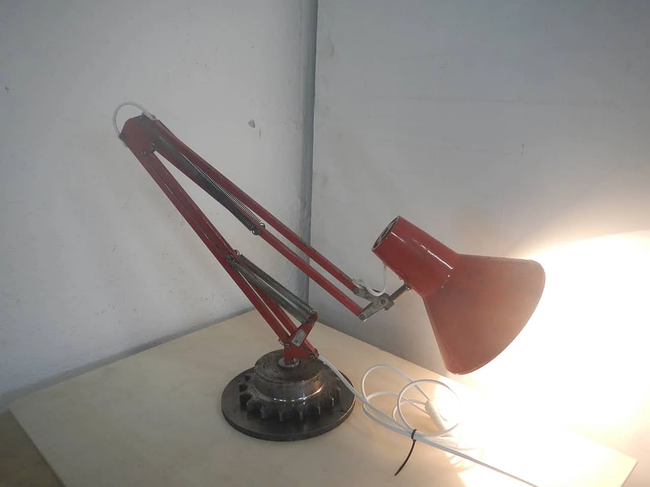 Lampada da tavolo LB Den Mark in metallo rosso e bianco, anni '60 8