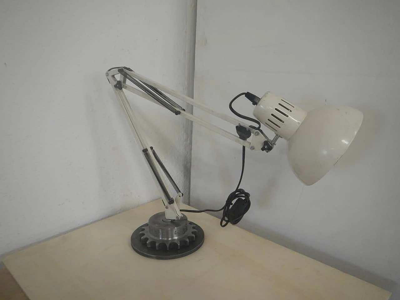 Beige metal table lamp, 1960s 3