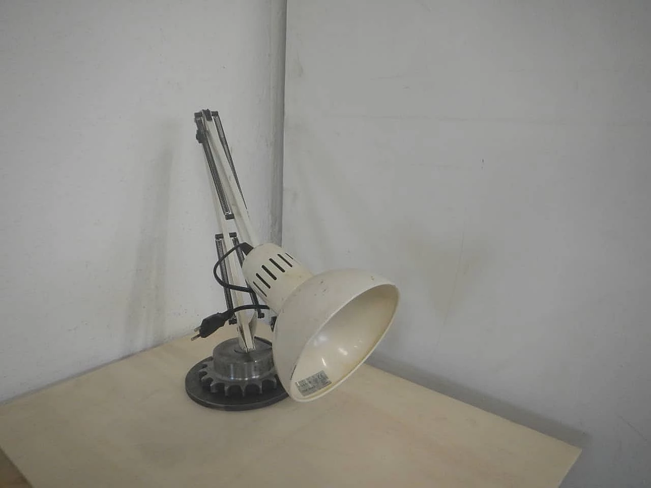 Beige metal table lamp, 1960s 4