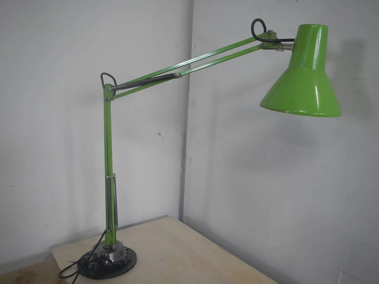 Lampada da tavolo Emmebi in metallo verde e bianco, anni '70 1