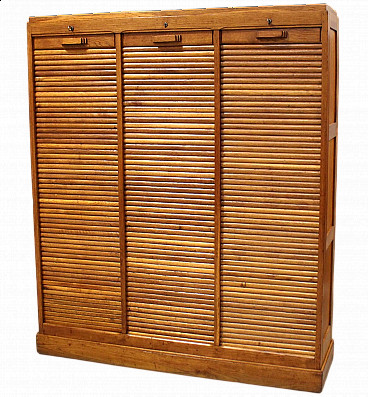 Triple shutter oak filing cabinet, early 20th century