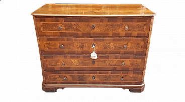 Solid walnut dresser with walnut-root panelled front, 18th century