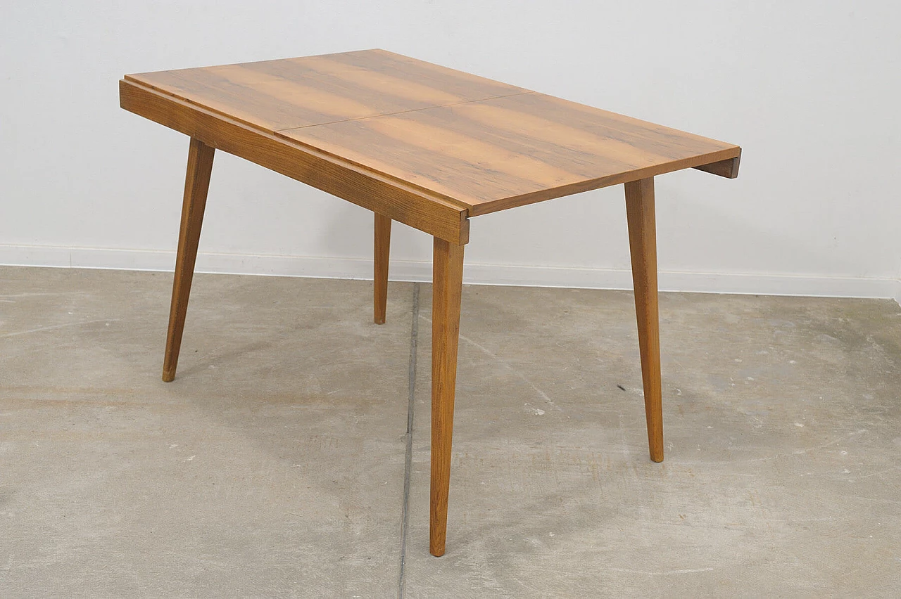 Tavolo pieghevole in noce di František Jirák per Tatra nábytok, anni '70 13
