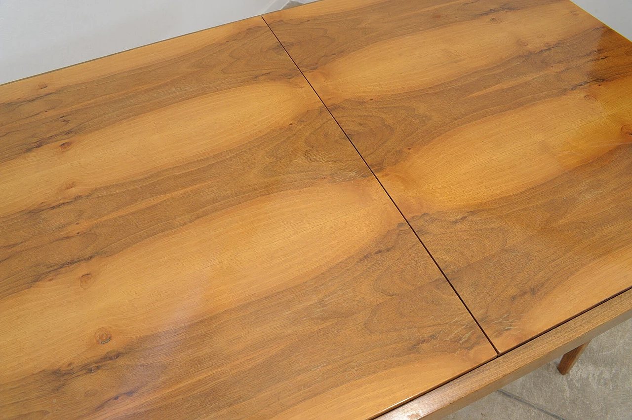 Tavolo pieghevole in noce di František Jirák per Tatra nábytok, anni '70 14
