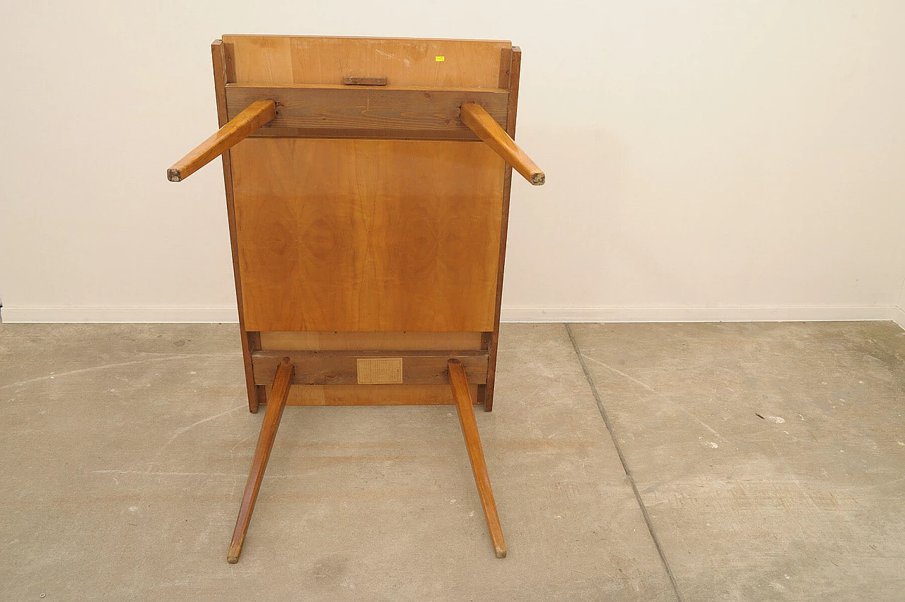 Tavolo pieghevole in noce di František Jirák per Tatra nábytok, anni '70 16