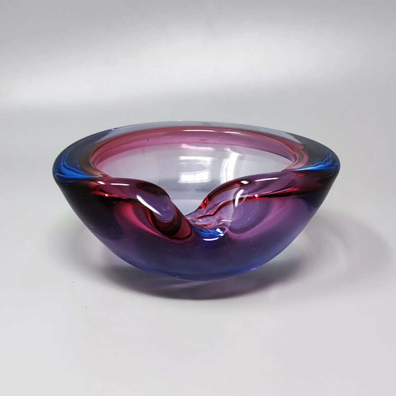 Ashtray by Flavio Poli for Seguso blue and pink, 1960s 4