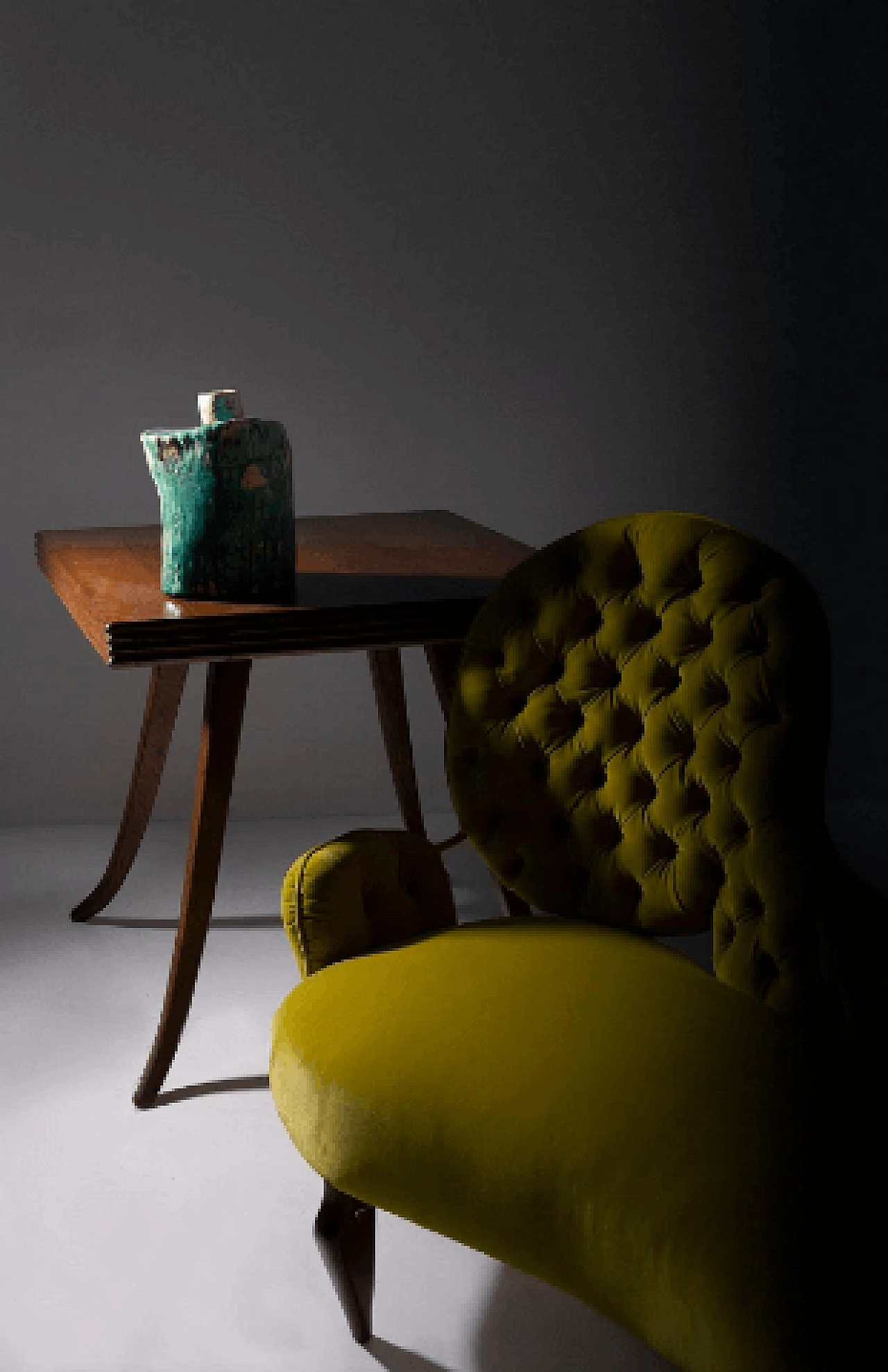 Divano in legno e velluto giallo ocra di Renzo Zavanella, anni '50 5