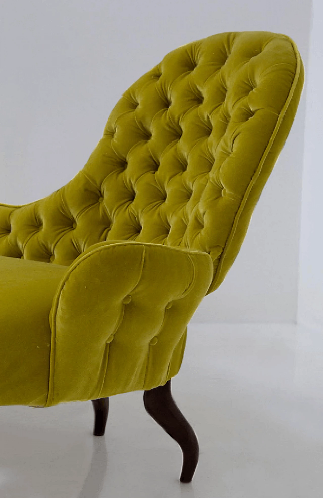 Divano in legno e velluto giallo ocra di Renzo Zavanella, anni '50 12