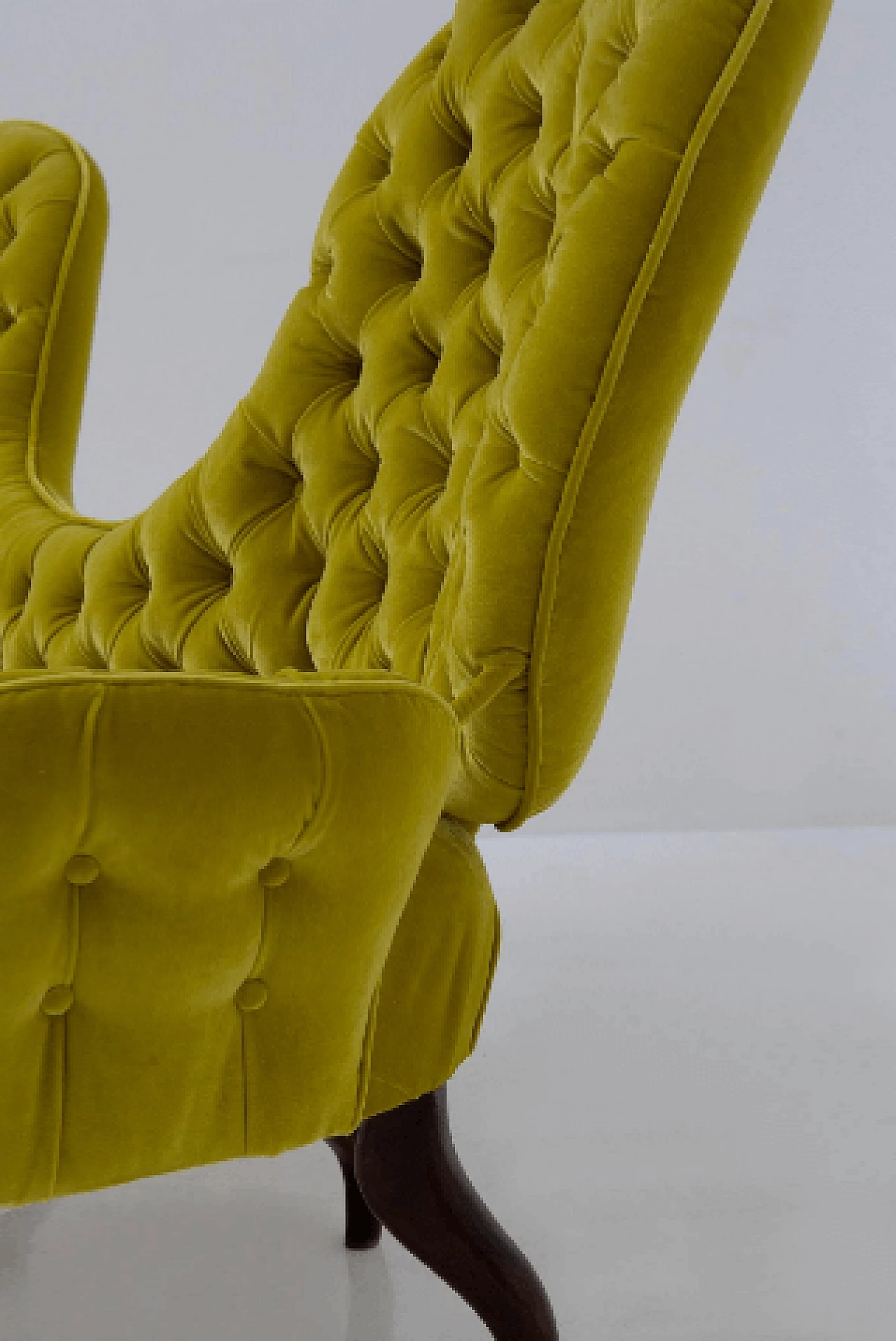 Divano in legno e velluto giallo ocra di Renzo Zavanella, anni '50 15