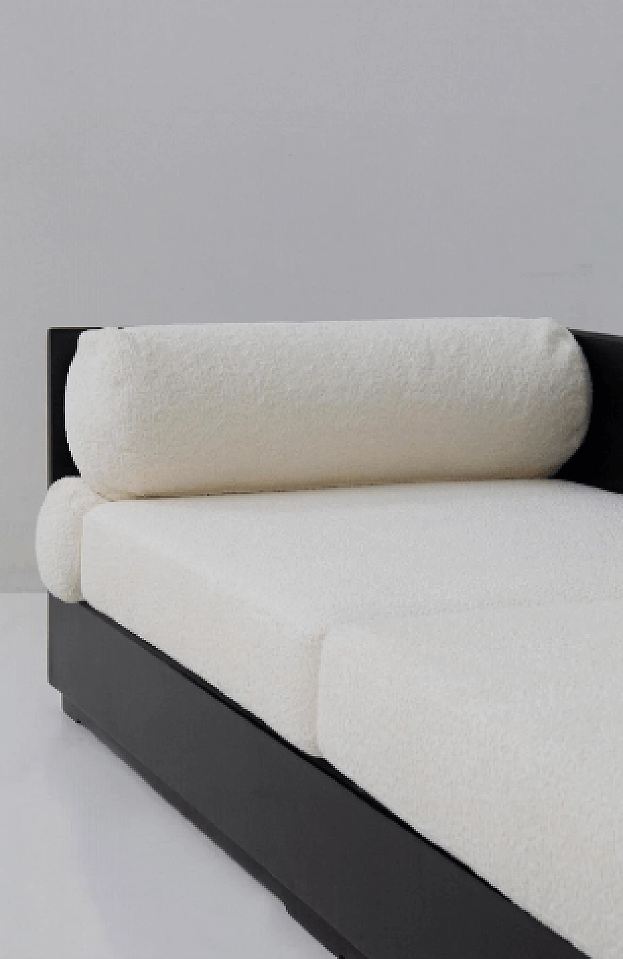 Divano letto in legno e tessuto bouclé bianco di Gavina, anni '70 11