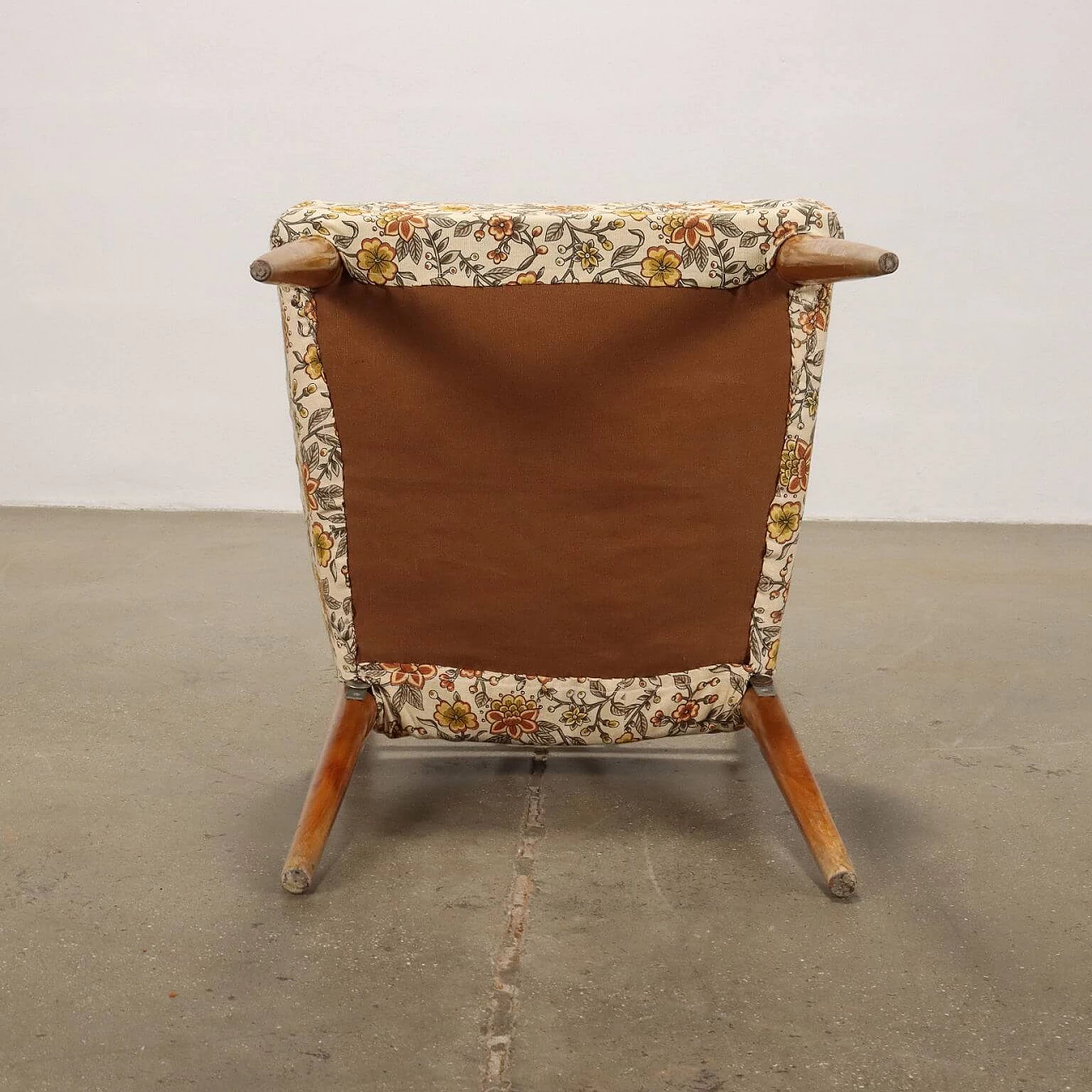 Coppia di sedie in faggio con seduta imbottita rivestita in tessuto a fiori, anni '60 6