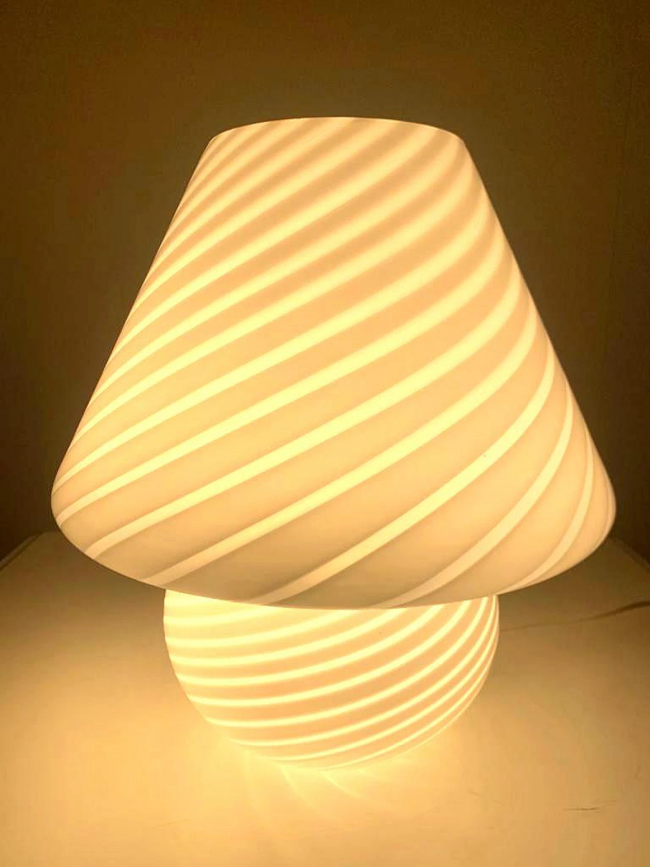 Table lamp with mushroom shape in Murano glass by Venini, 1960s 1