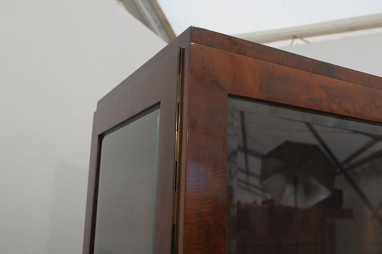 Vetrina Art Déco cecoslovacca in noce, anni '30 16