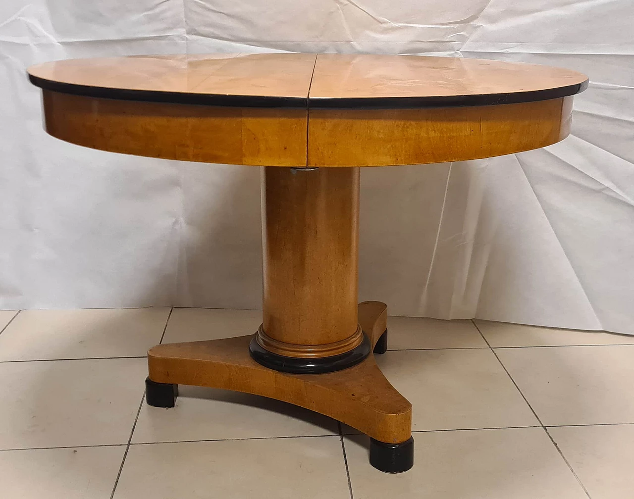 6 Sedie e tavolo allungabile Biedermeier in noce biondo, '800 2