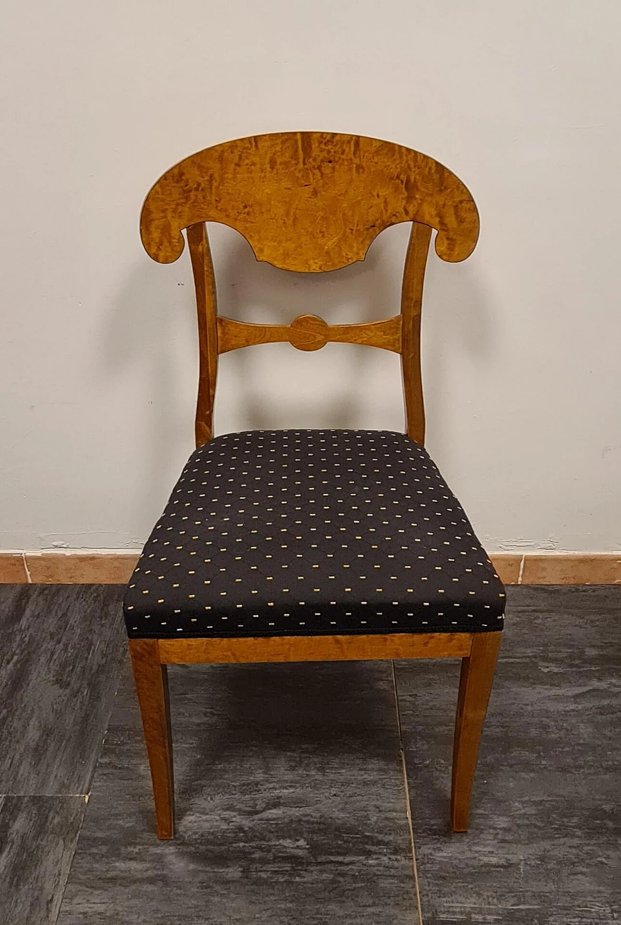 6 Sedie e tavolo allungabile Biedermeier in noce biondo, '800 11