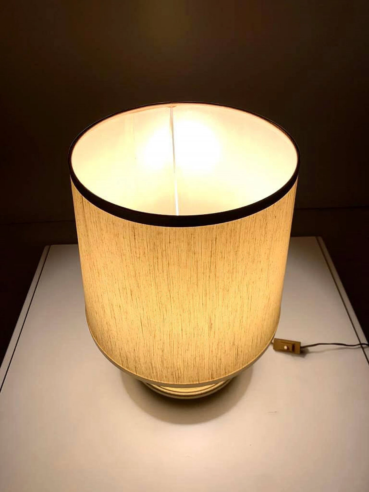 Lampada da tavolo in ottone con paralume in tessuto, anni '50 6