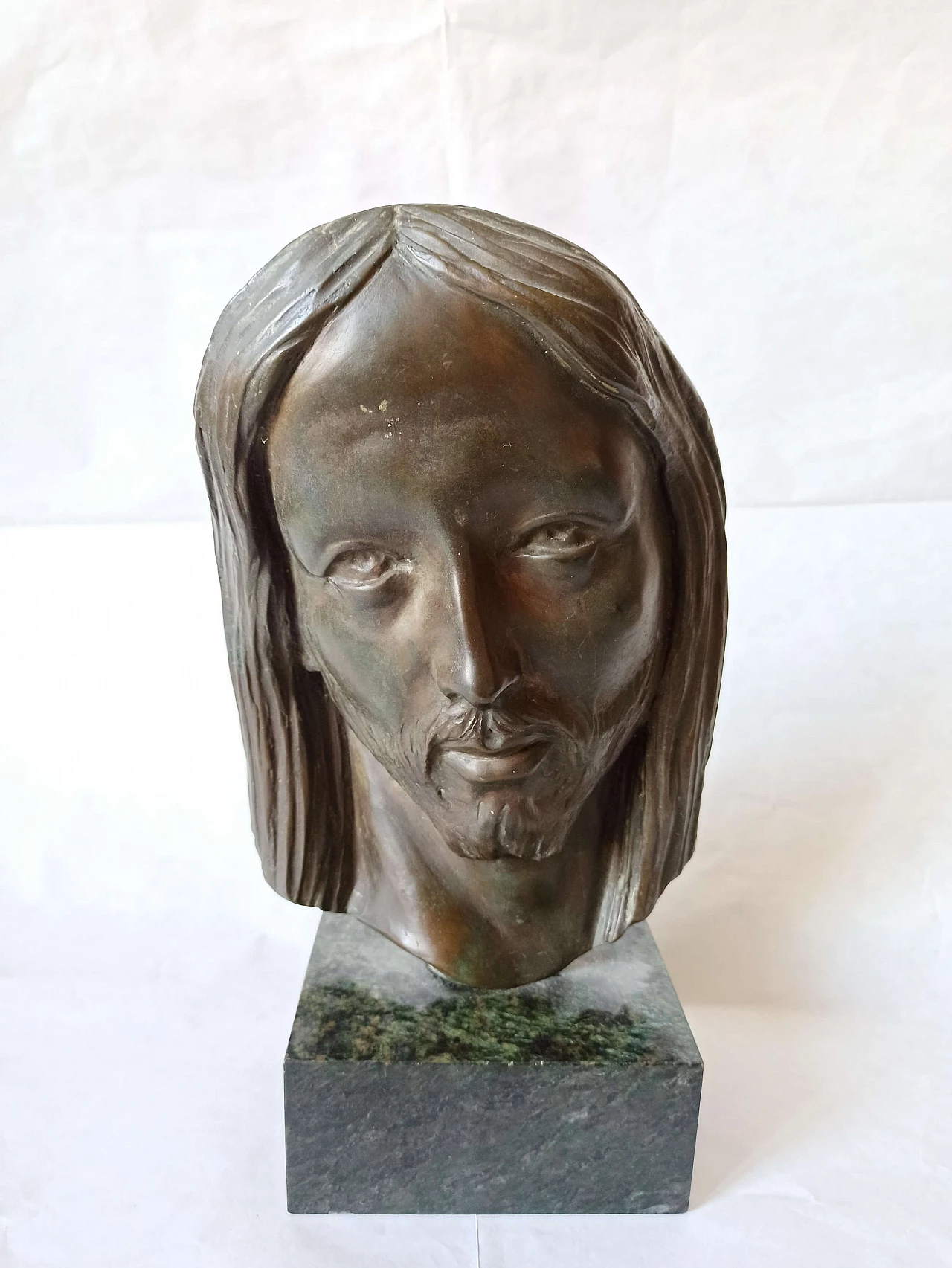 Velotti, volto di Cristo, scultura in bronzo su base in marmo, anni '40 2