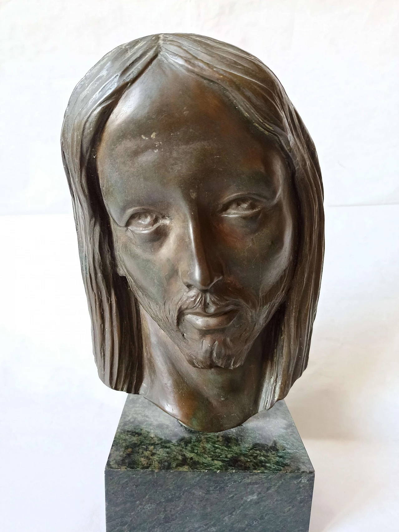 Velotti, volto di Cristo, scultura in bronzo su base in marmo, anni '40 3