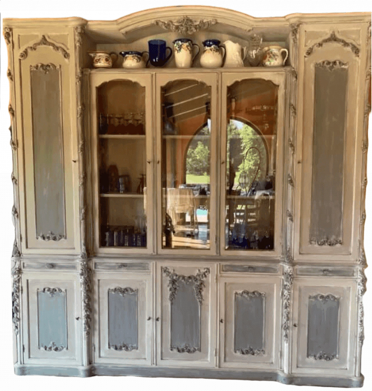 Credenza Shabby Chic in legno massello con intarsi a rilievo, anni '60 7