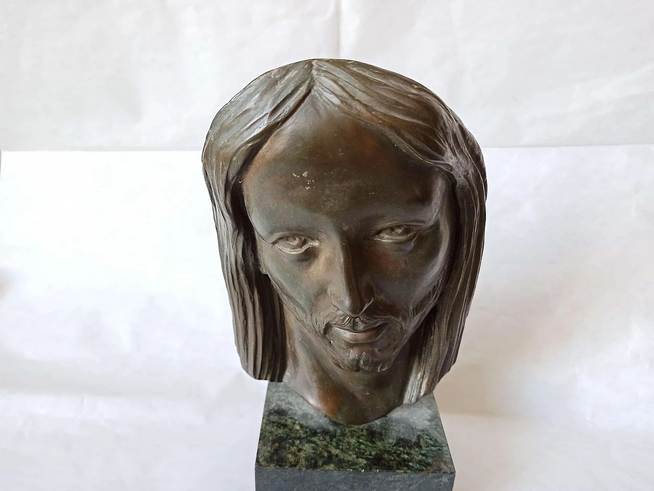 Velotti, volto di Cristo, scultura in bronzo su base in marmo, anni '40 10