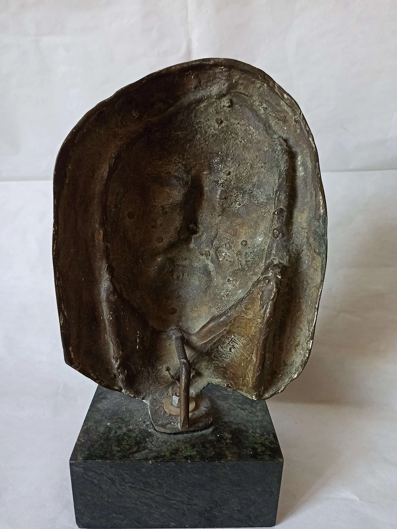 Velotti, volto di Cristo, scultura in bronzo su base in marmo, anni '40 15