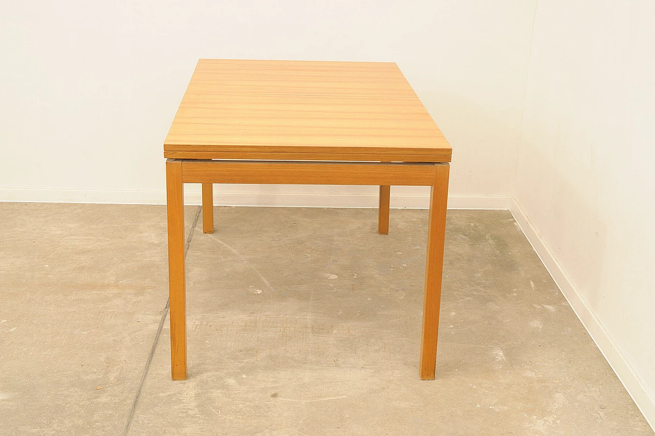 Tavolo da pranzo pieghevole in olmo di Jitona, anni '70 12