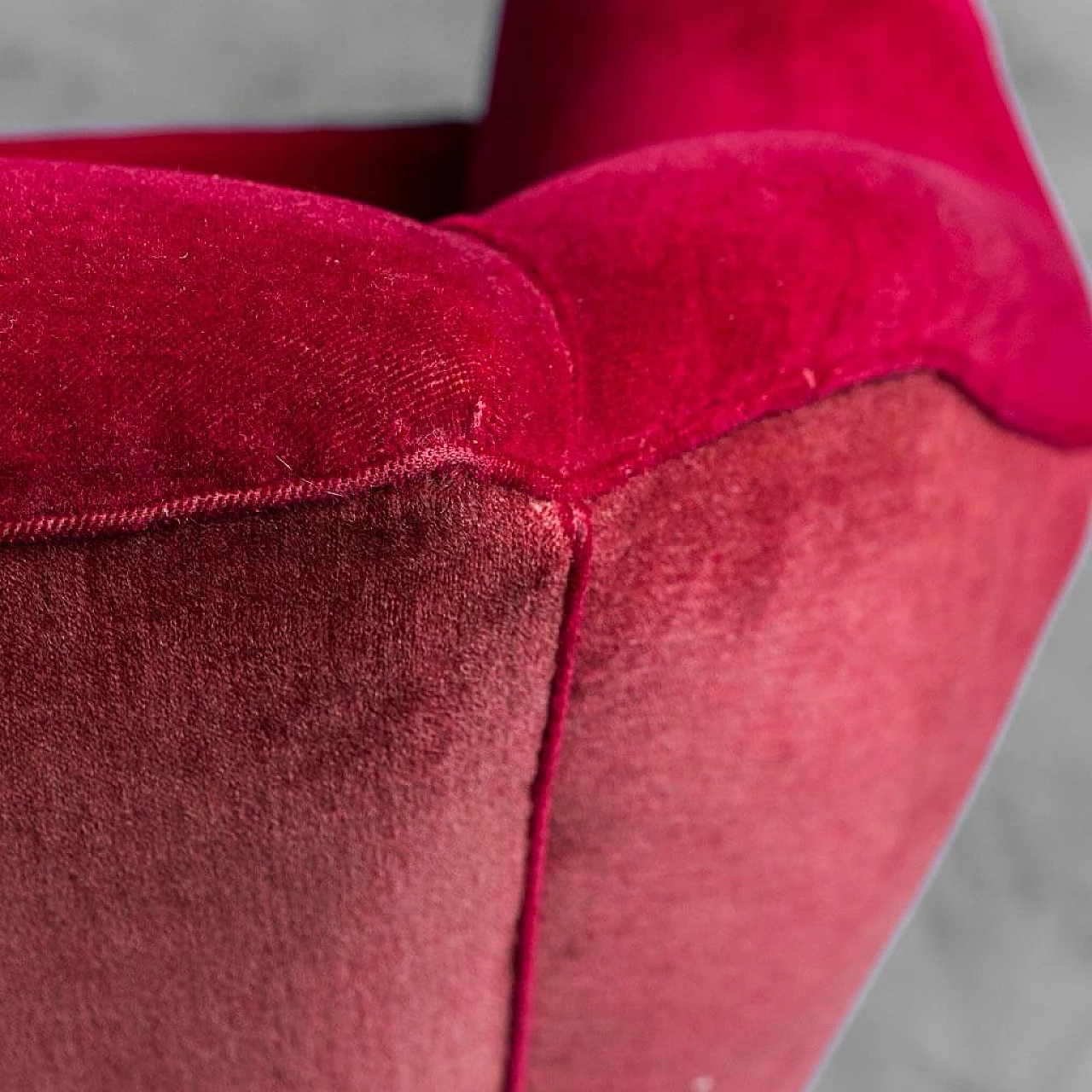 Pair of red velvet armchairs in the style of Ico Parisi, 1950s 11
