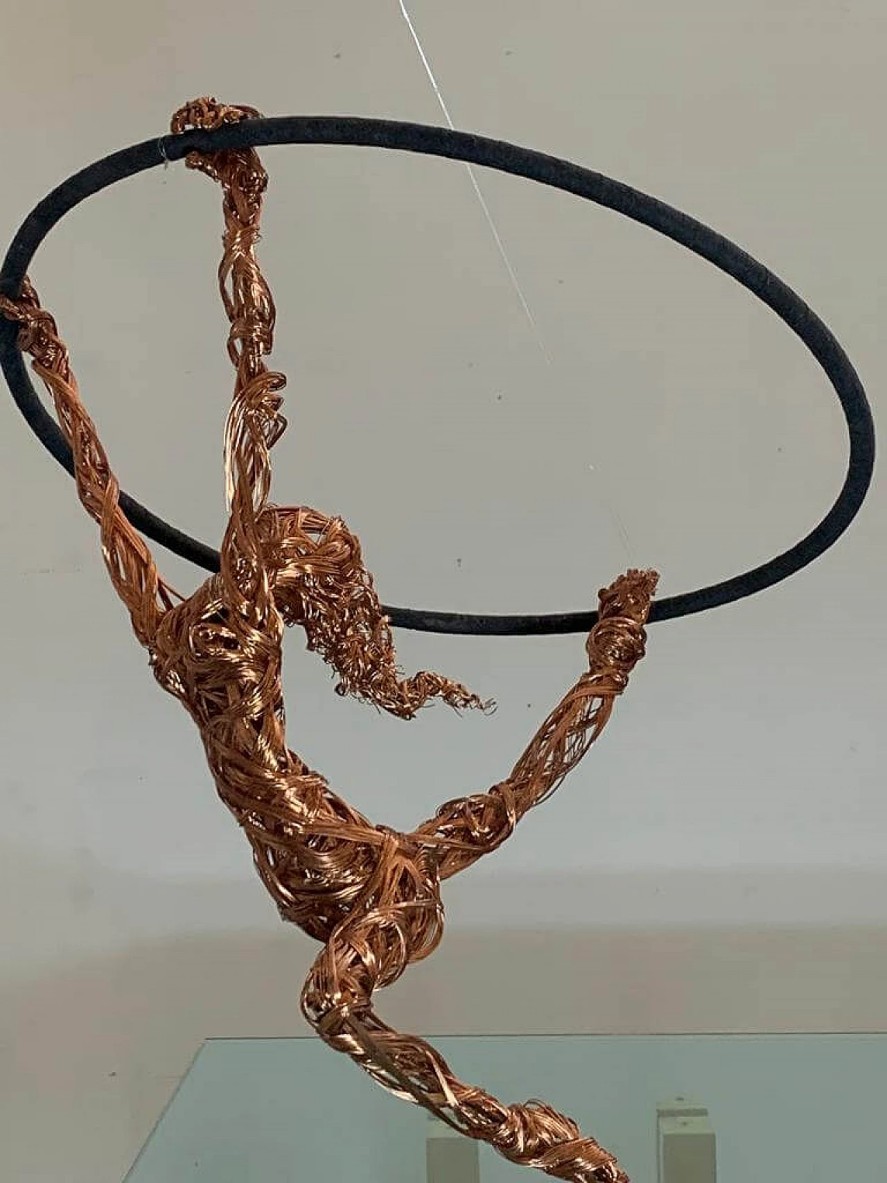 Maria Vittoria Urbinati, acrobat woman, copper wire sculpture, 2010 17