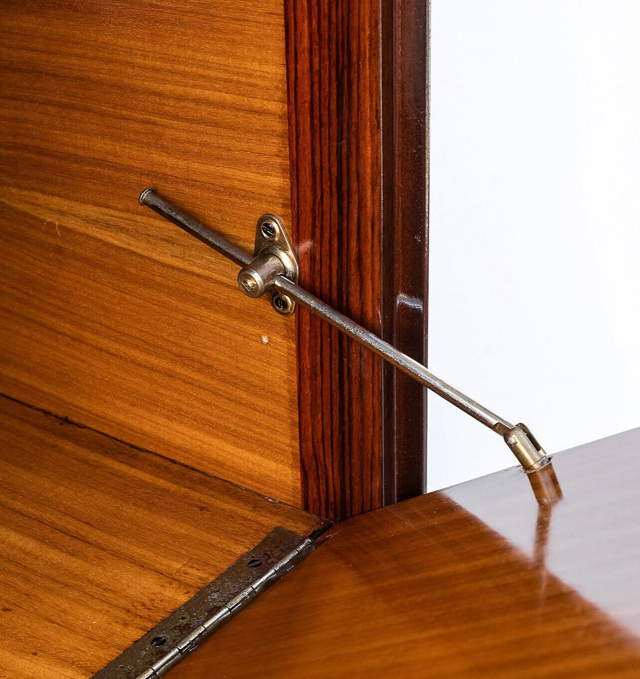 Credenza in legno di Edmondo Palutari per Dassi, anni '60 4