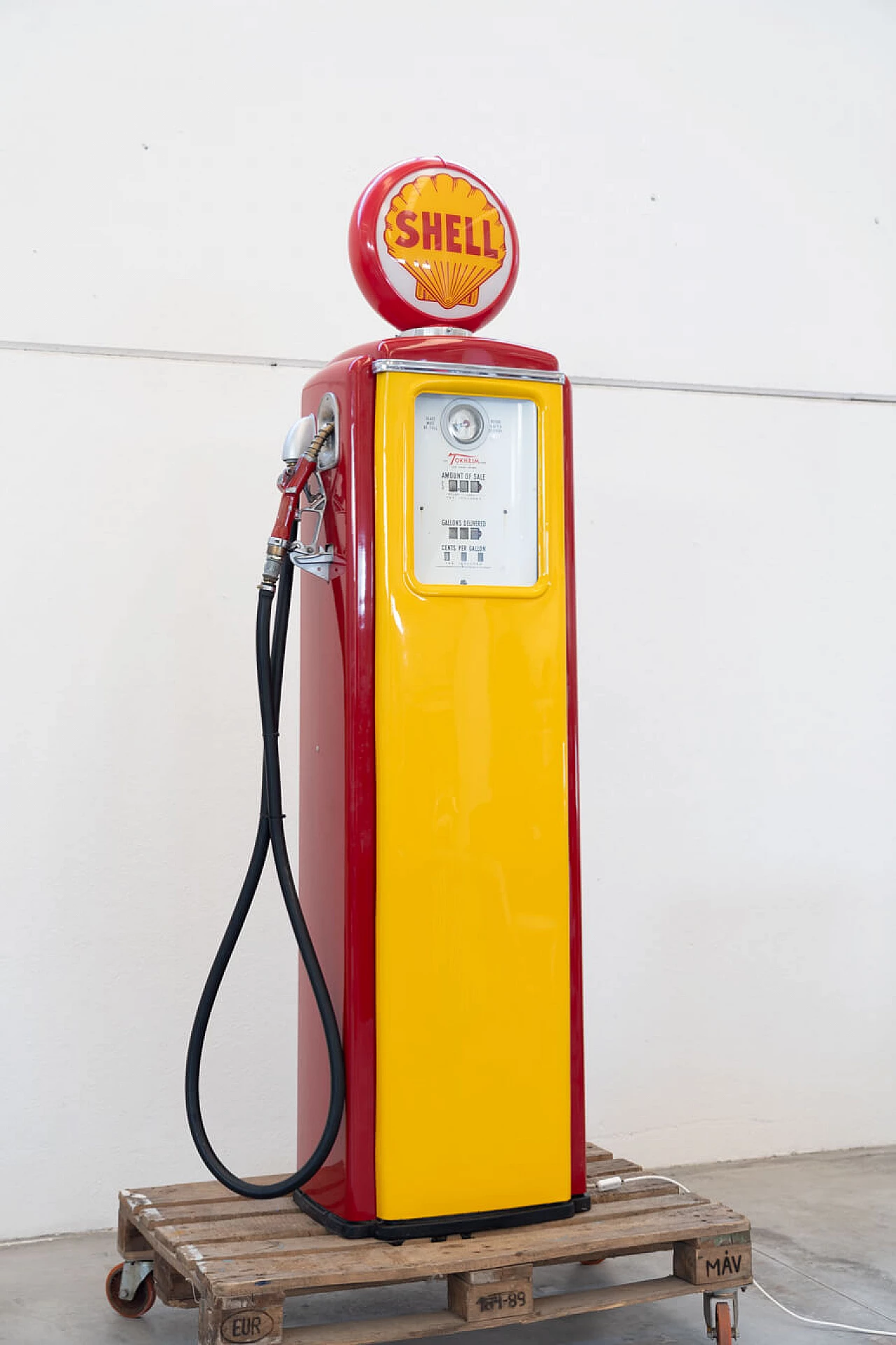 Distributore di benzina Shell, anni '50 1