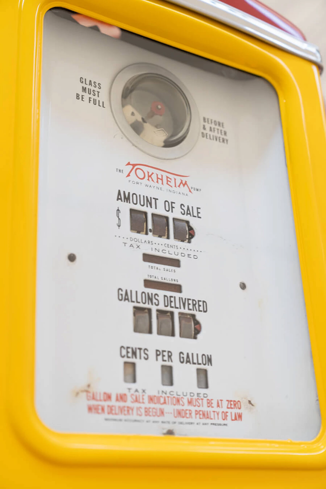 Shell petrol dispenser, 1950s 4