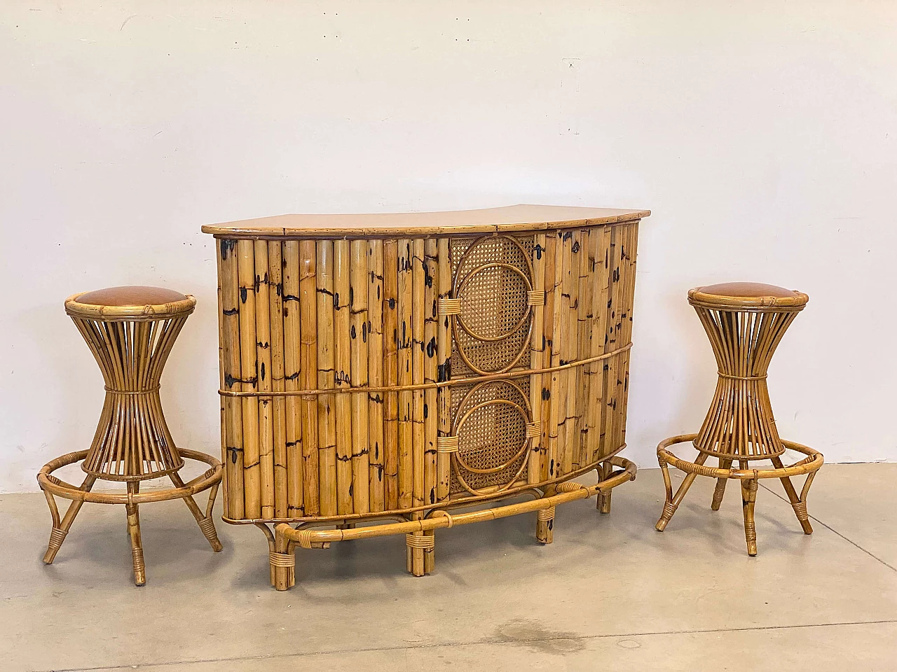 Reed and bamboo bar cabinet and pair of stools, 1970s 3