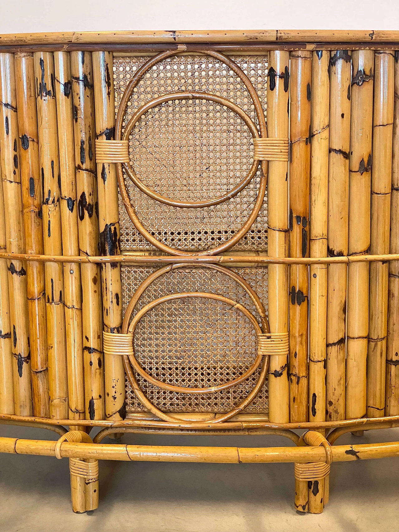 Reed and bamboo bar cabinet and pair of stools, 1970s 4