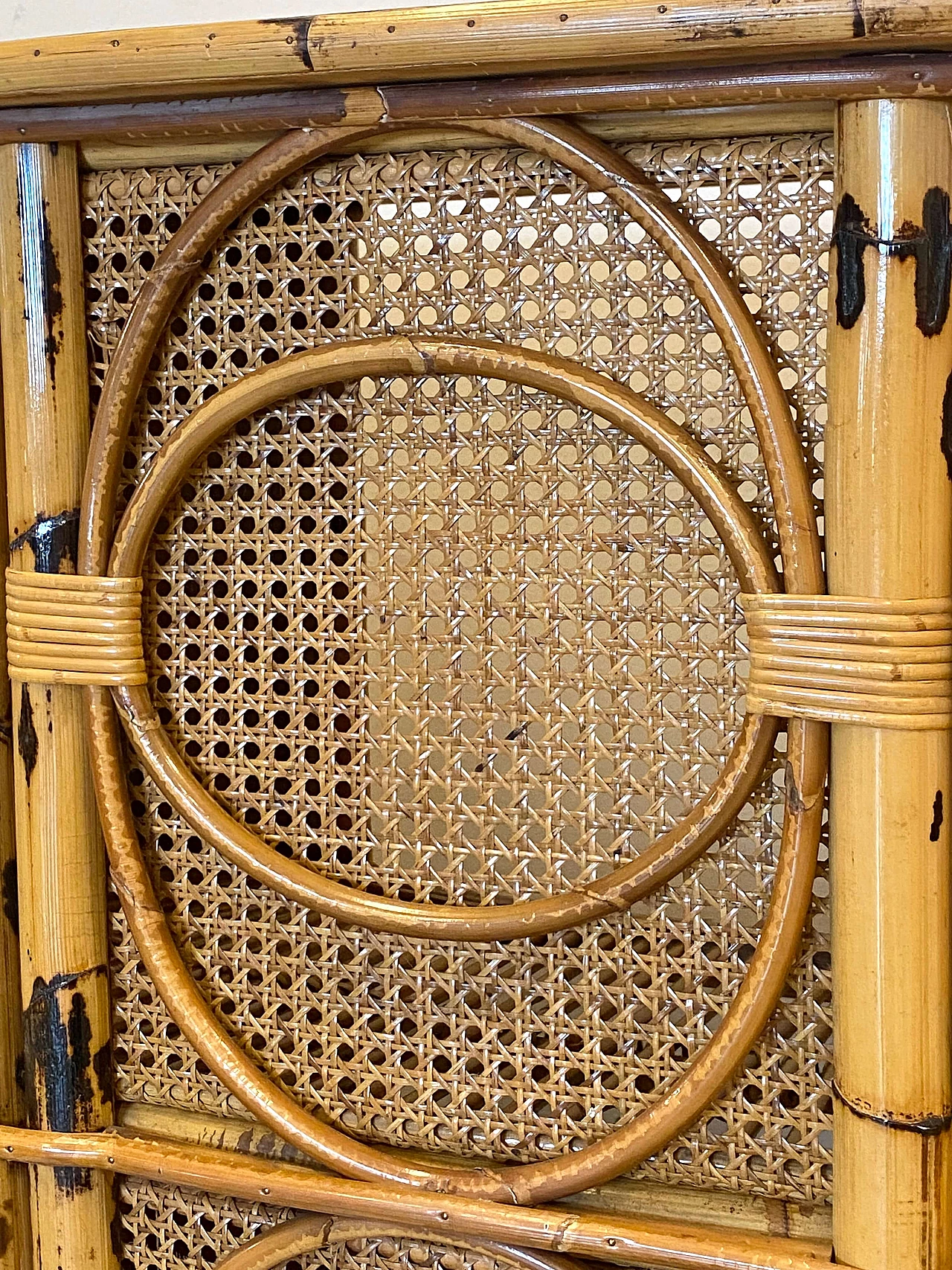 Reed and bamboo bar cabinet and pair of stools, 1970s 10